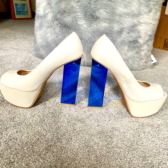 ❤️Stunning❤️ Beau & Ashe Blue Lucite Heeled Platforms - Picture 4 of 11
